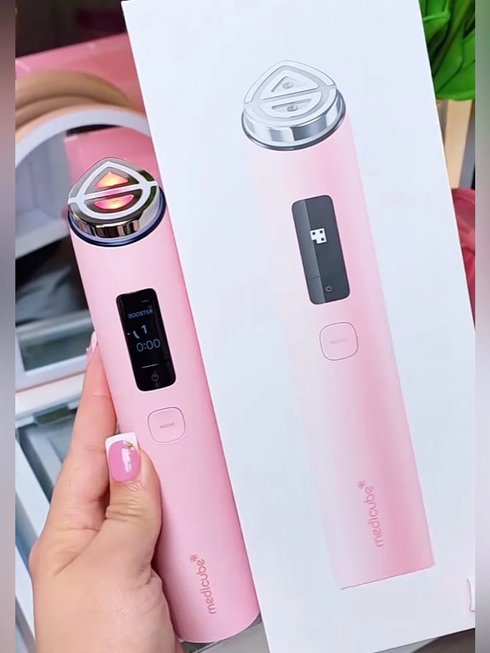 NIB Medicube Booster Pro X2 Pink W/ PDRN Serum